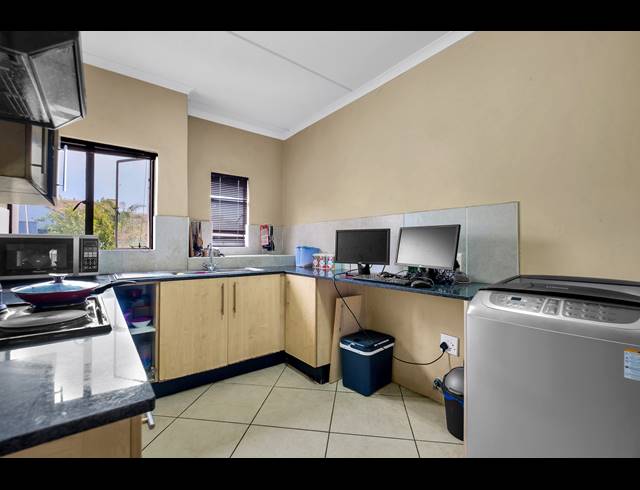 2 BEDROOM APARTMENT FOR SALE IN FERNDALE